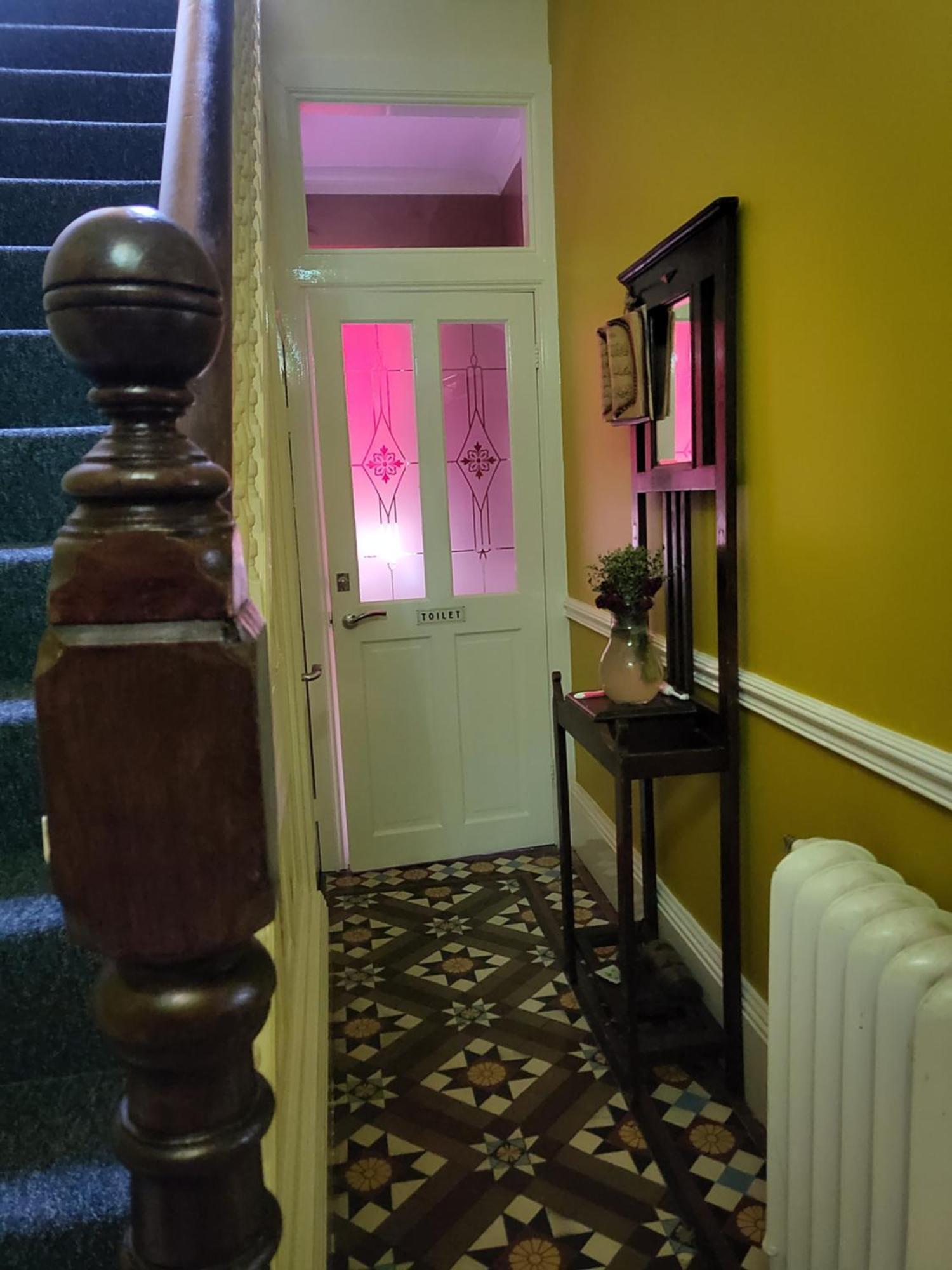 Haya Guest House Oldbury Kültér fotó