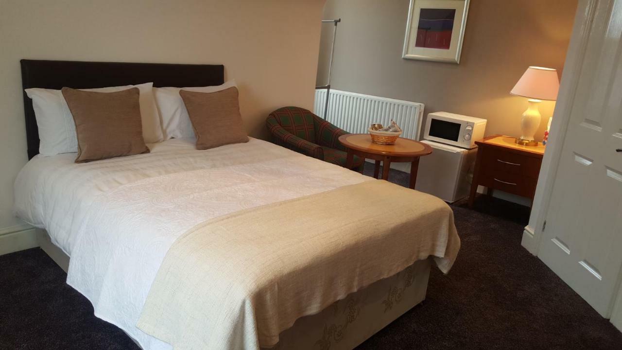 Haya Guest House Oldbury Kültér fotó
