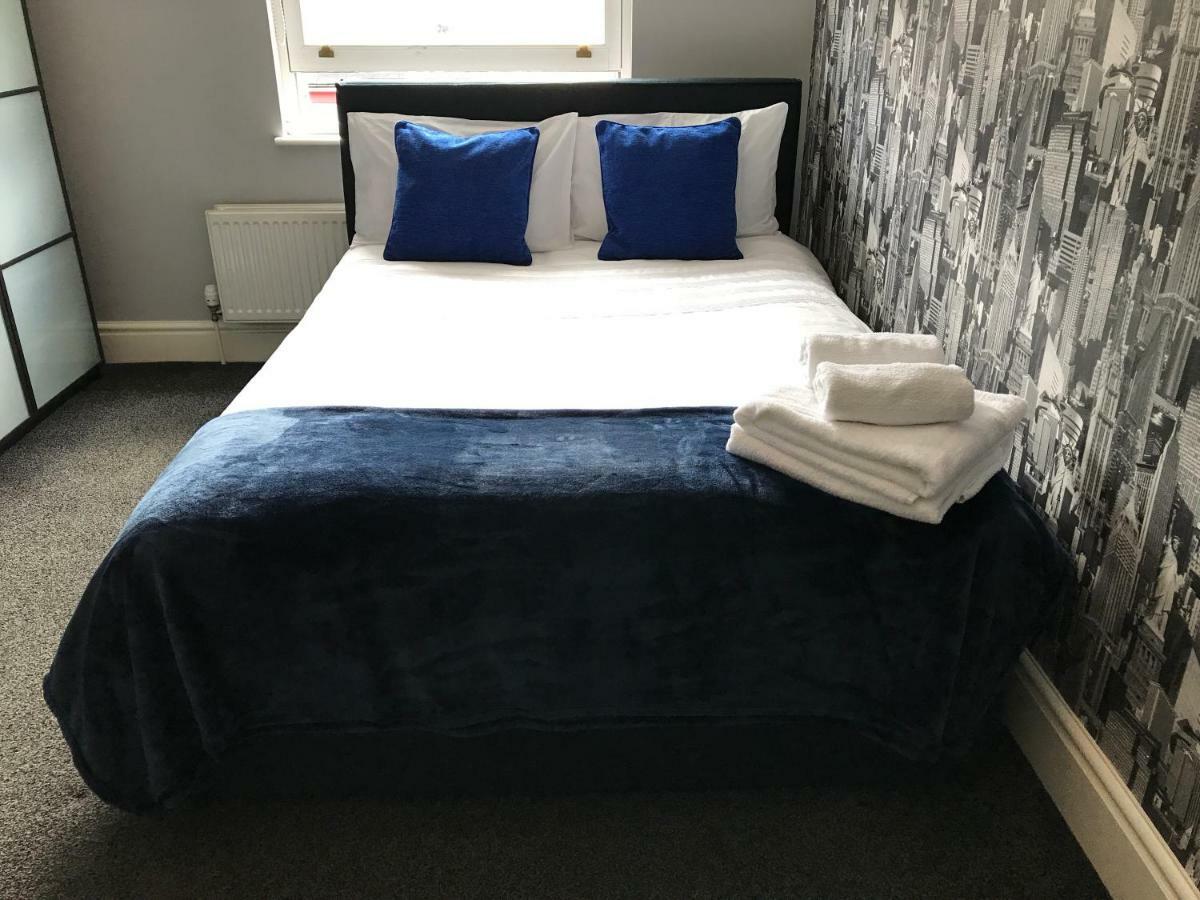 Haya Guest House Oldbury Kültér fotó